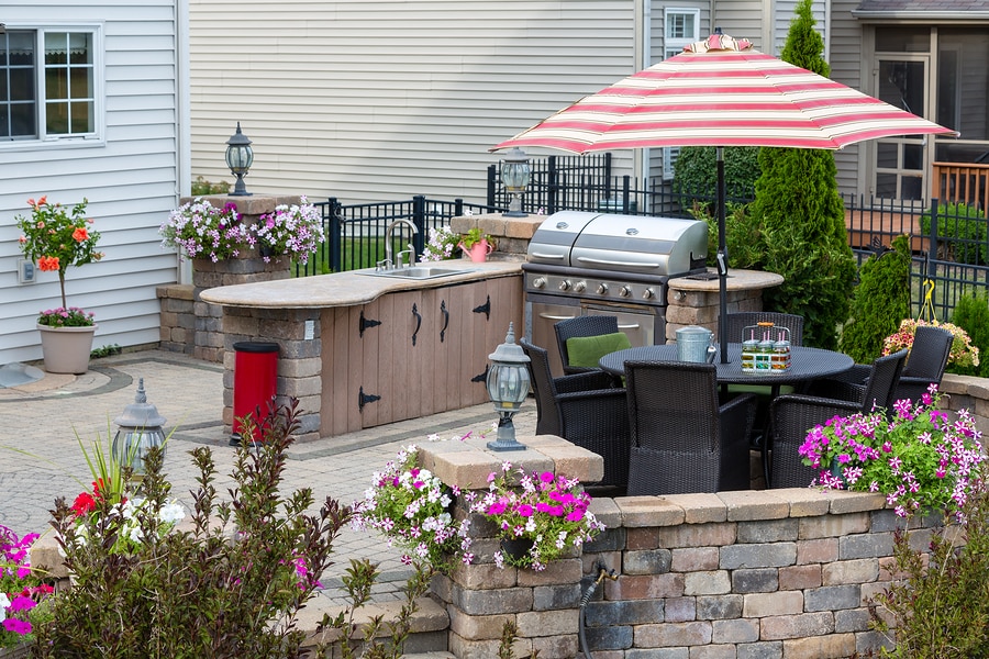 Reasons You Need an Outdoor Kitchen