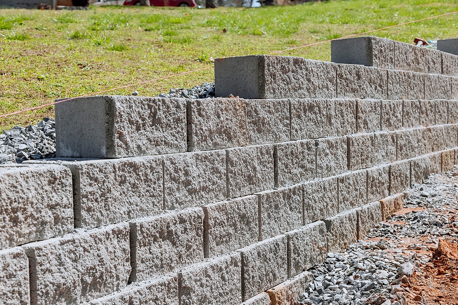 5 Benefits of a Professional Retaining Wall